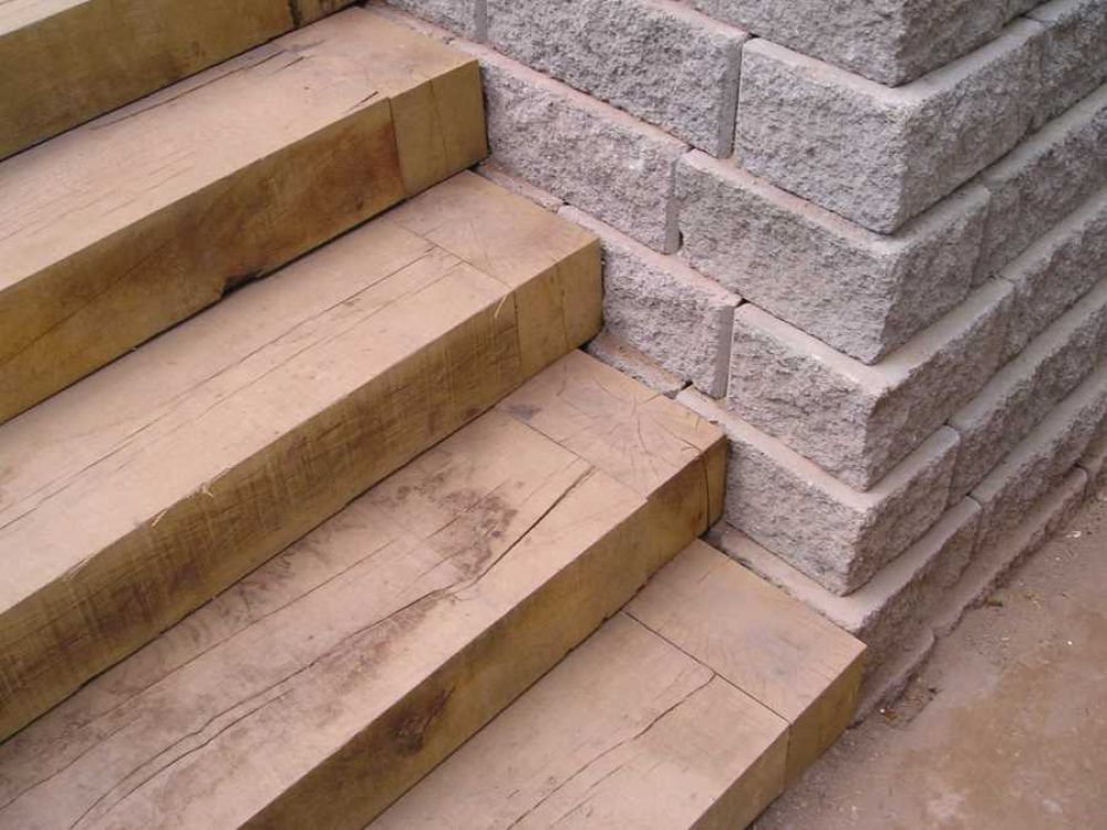 Garden steps made from new oak railway sleepers. Railwaysleepers.com